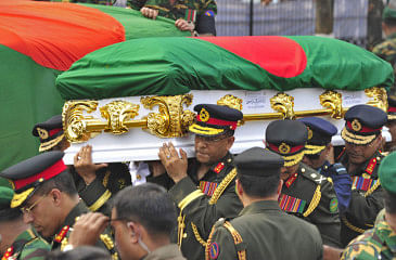 Army officials carry the coffin of late president Zillur Rahman at at Jatiya Eidgah Maidan in the capital on Friday afternoon. Photo: Firoz Ahmed