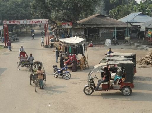 Witness to the gruesome killing of about 600 innocent Bangalees by Pakistan occupation army on April 5, 1971, this place beside Lalmonirhat railway station now has no sign of cognisance. Photo: Star
