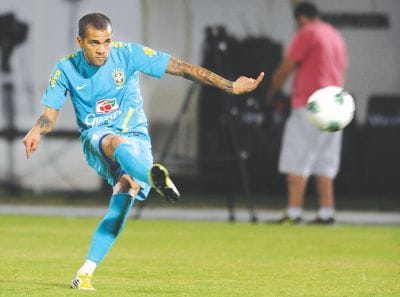 Daniel Alves in training session | The Daily Star