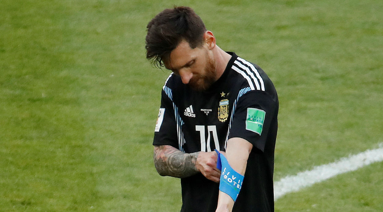 Number 10 jersey waiting for Messi, says Scaloni