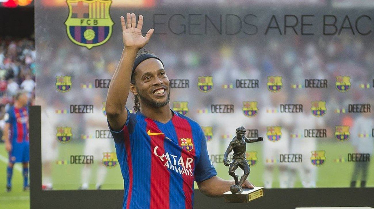 Ronaldinho to Return to Camp Nou in Barcelona Shirt for Charity