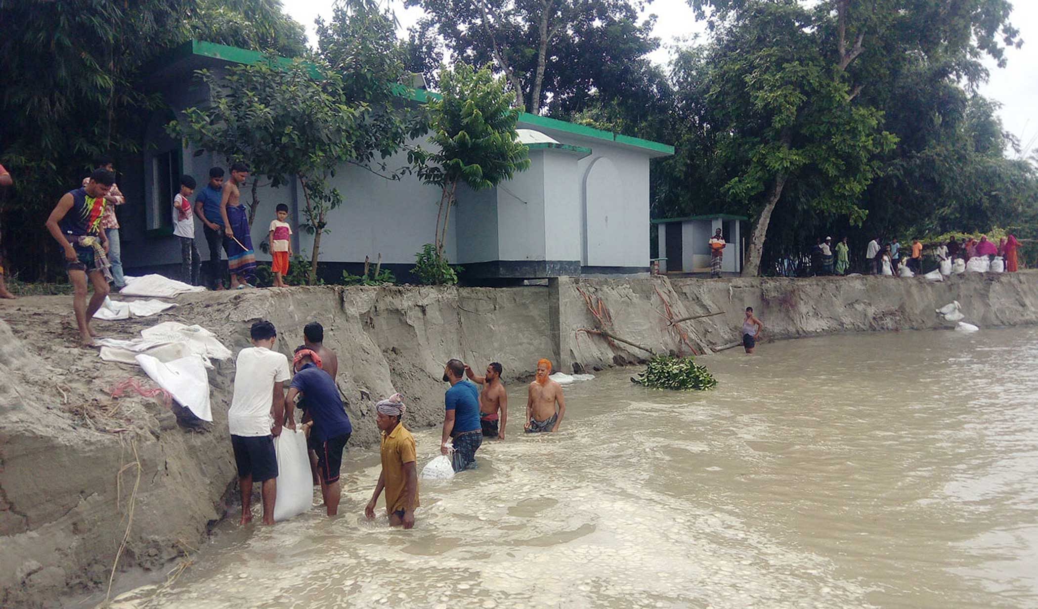 Swelling Padma, Jamuna: Two major rivers devour more fresh areas in  Manikganj, Tangail | The Daily Star