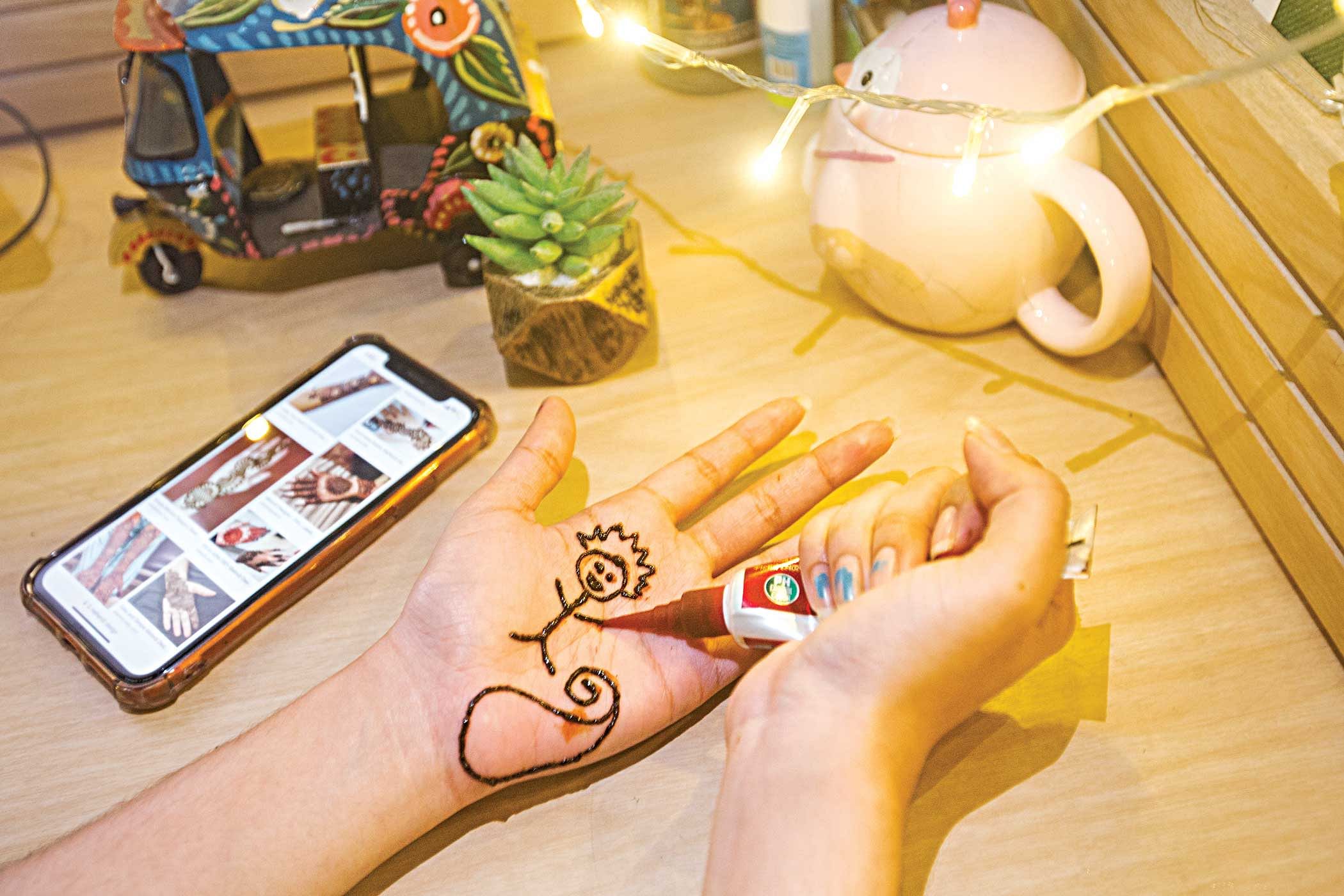 simple henna/mehndi designs to try for Diwali | Gallery posted by Amanda  Ong | Lemon8