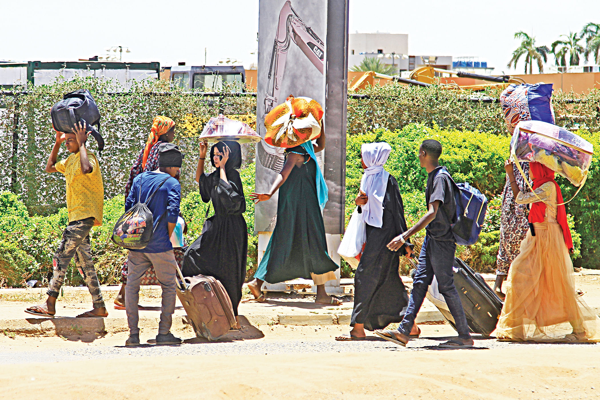 Sudan Fighting: Thousands flee capital as ceasefire crumbles | The Daily  Star