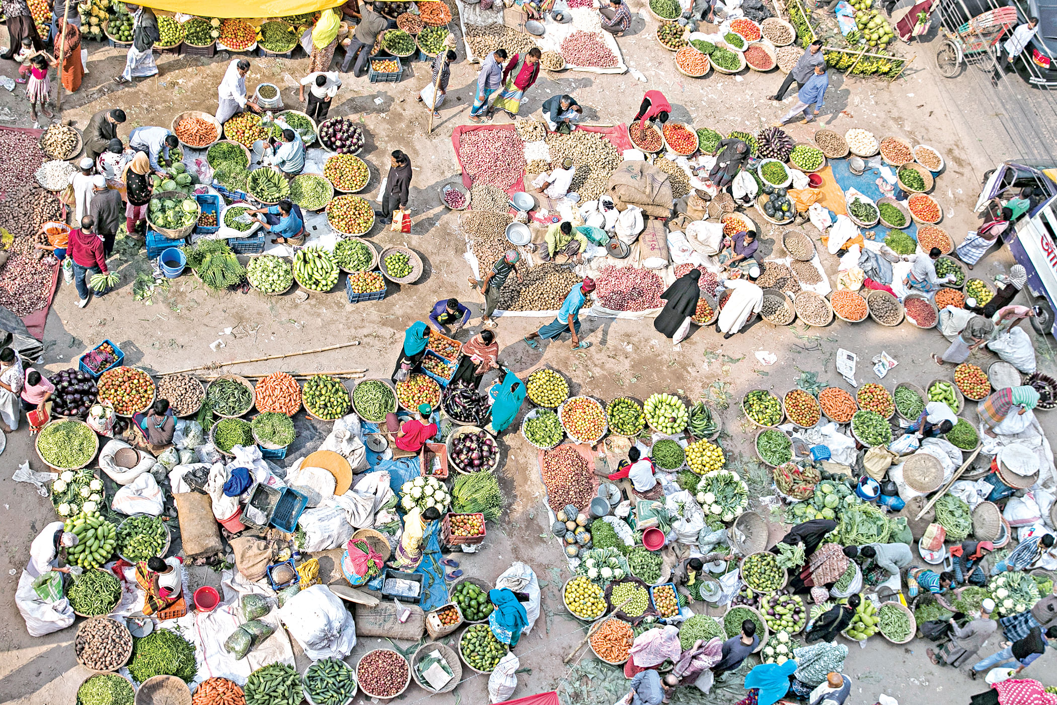 Venta de verduras frescas en el mercado local en Dhaka. 10277579 Foto de  stock en Vecteezy