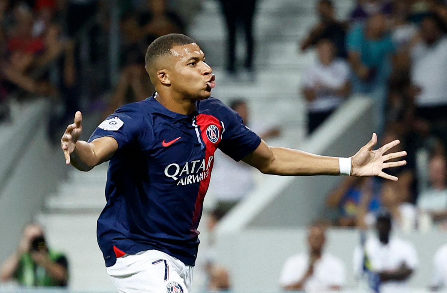 Kylian Mbappé undecided on future as contract winds down