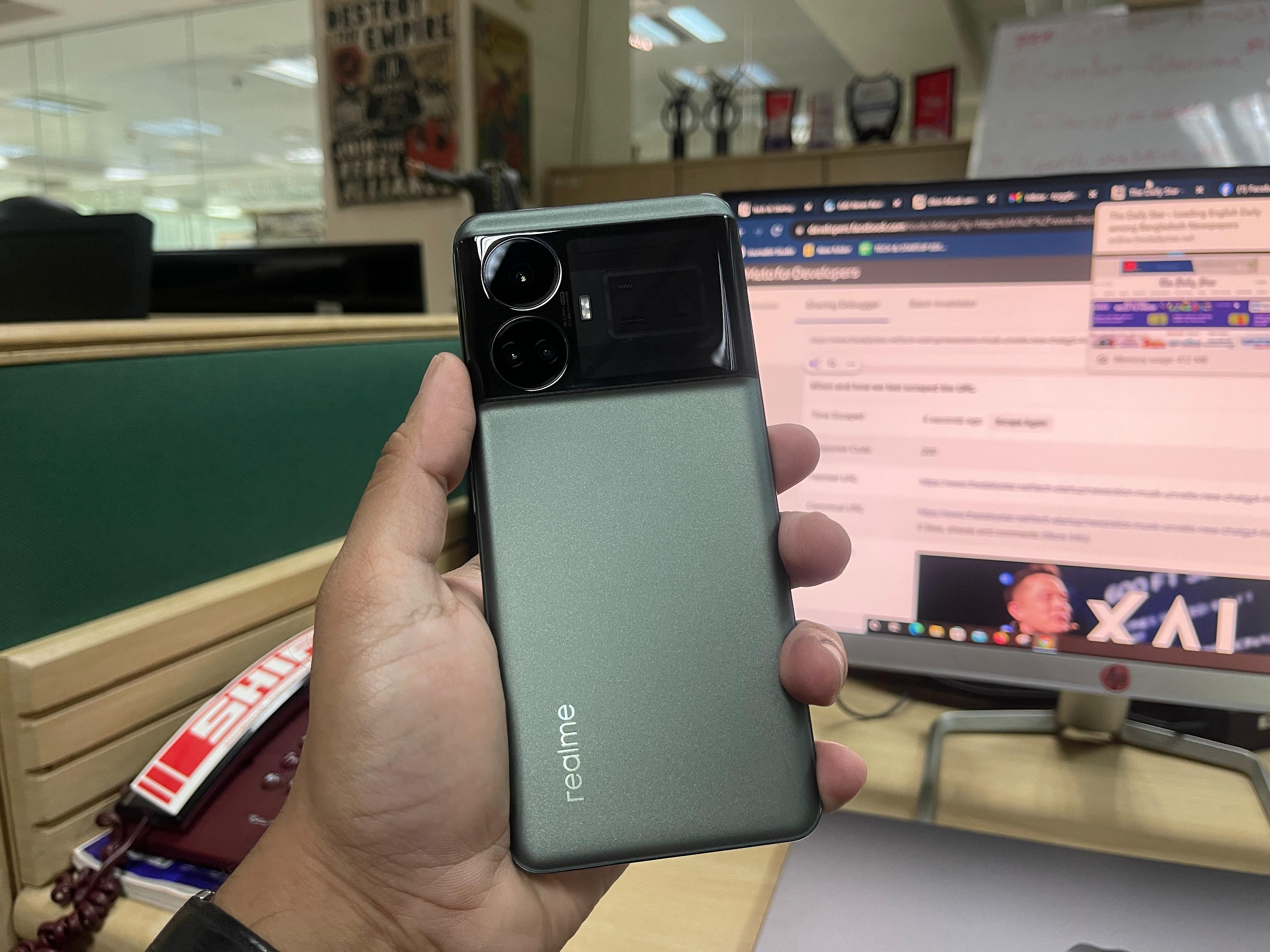 Realme Debuts Smartphone with Record 240W Fast Charging