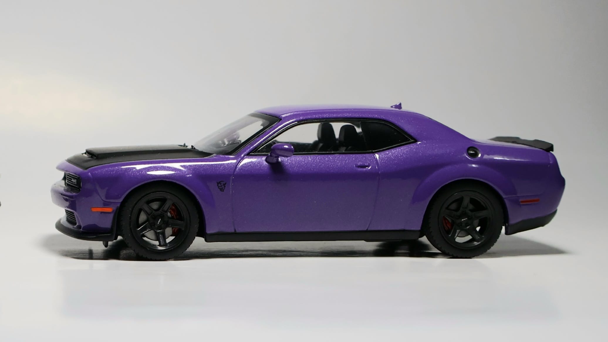 Dodge 143 scale