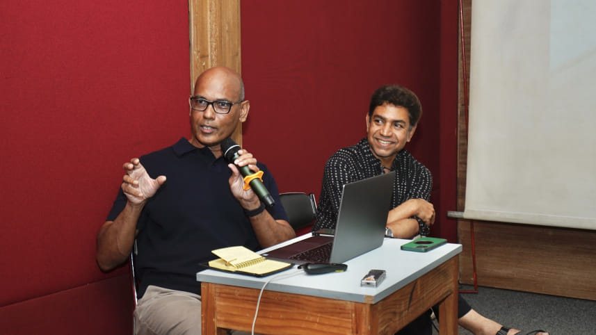 Photo Adda: An evening of stories in flight