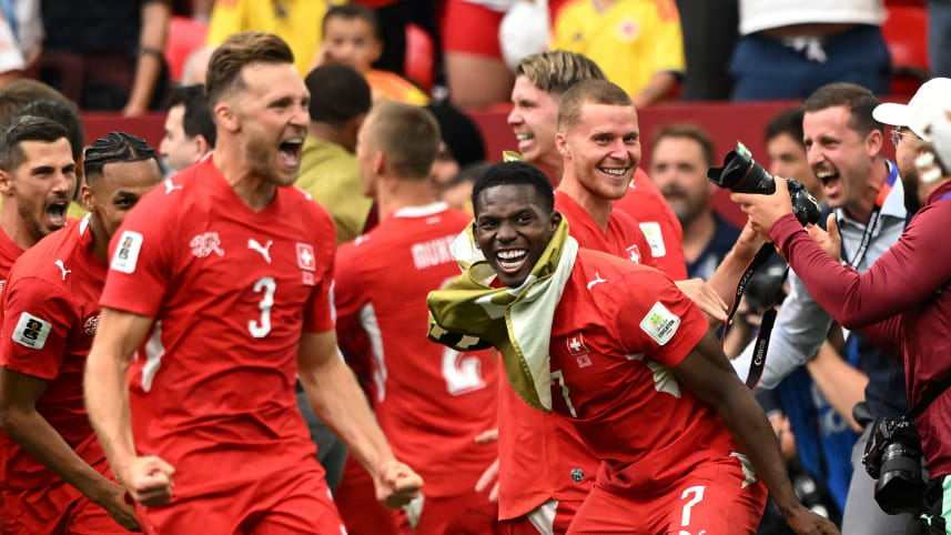 2026-07-07T225839Z_1835440376_UP1EM771RTQNH_RTRMADP_3_SOCCER-WORLDCUP-SWI-COL.JPG
