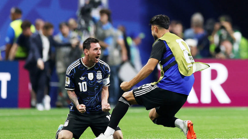 2026-07-15T214815Z_1487742428_UP1EM7F1NDZO5_RTRMADP_3_SOCCER-WORLDCUP-ENG-ARG.JPG