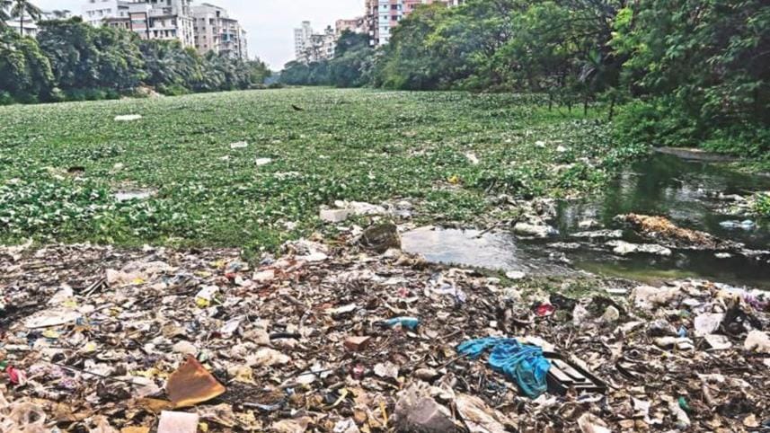 Dhaka-plastic-pollution.jpg