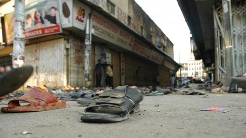 Two convicts surrender before a Dhaka court in a case filed over grenade attack