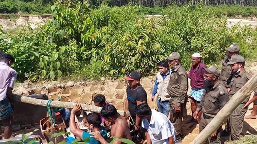 Illegal sand lifting