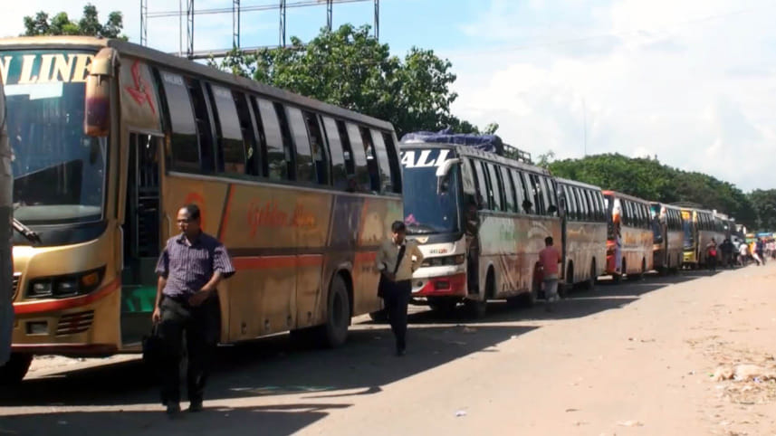 traffic jam on Paturia-Daulatdia ferry route