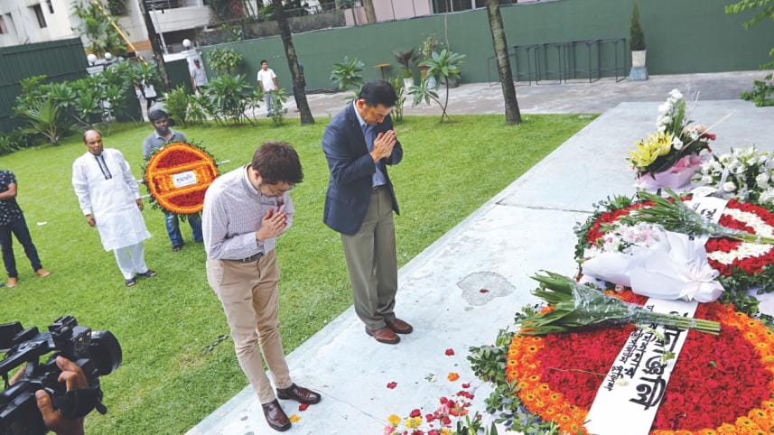 Gulshan Café Attack 1.jpg