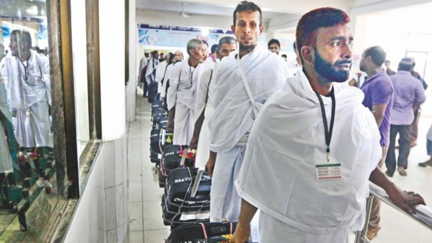 Hajj pilgrims leaving Bangladesh