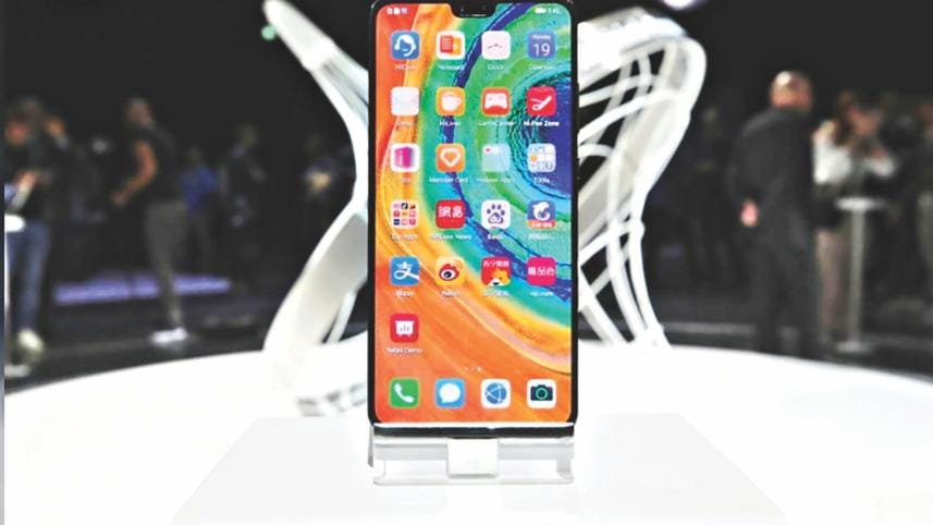 A new Huawei Mate 30 smartphone