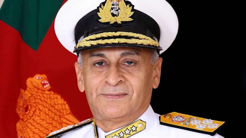 Indian Navy chief arrives in Dhaka