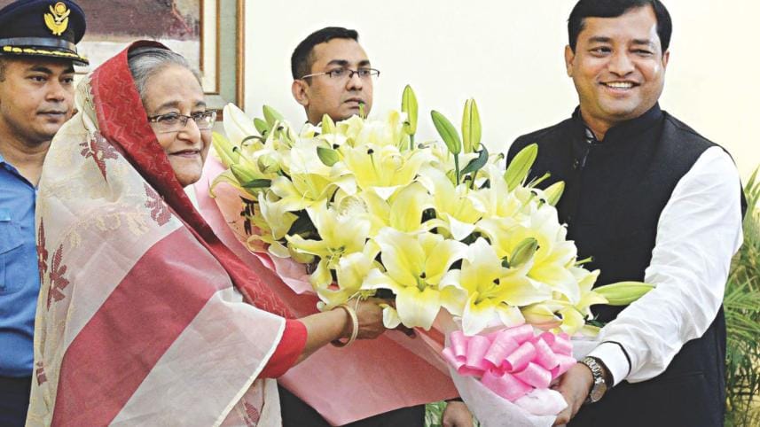 Jahangir Alam greets Hasina.jpg