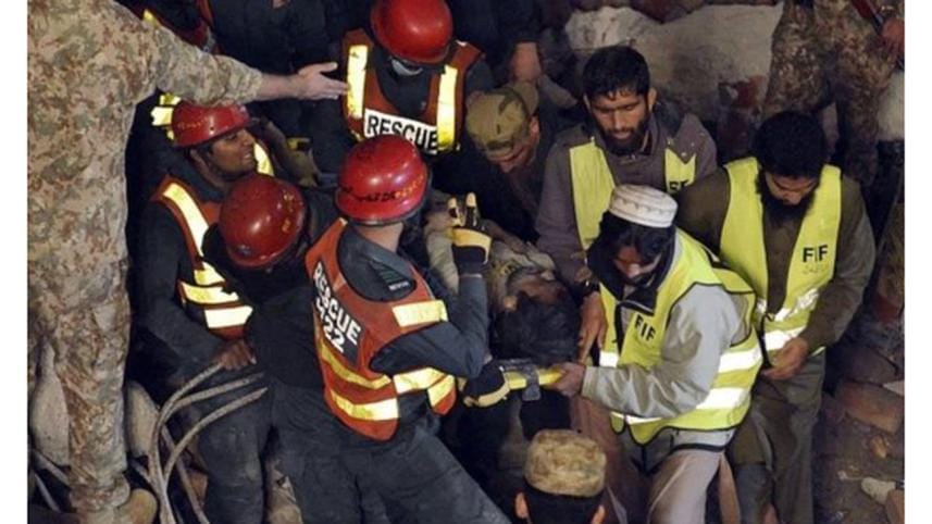 Lahore collapse-1.jpg