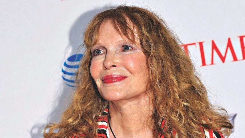 Mia Farrow tweets.jpg