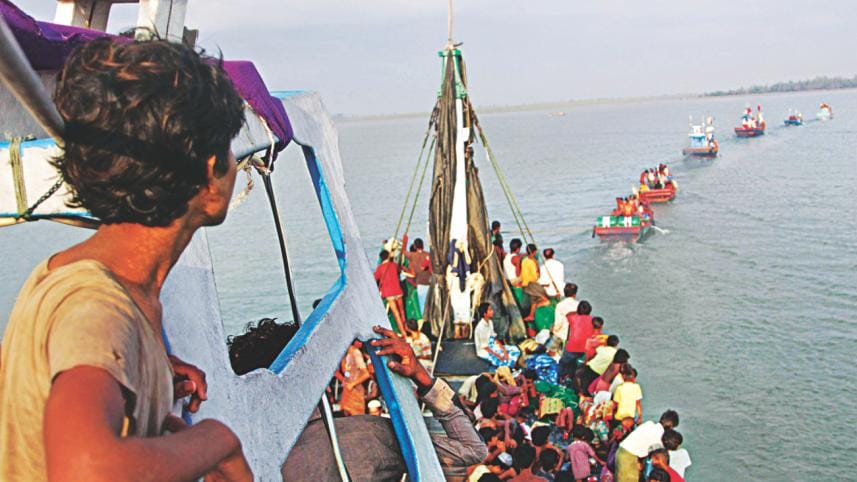 migrants rescued 1.jpg