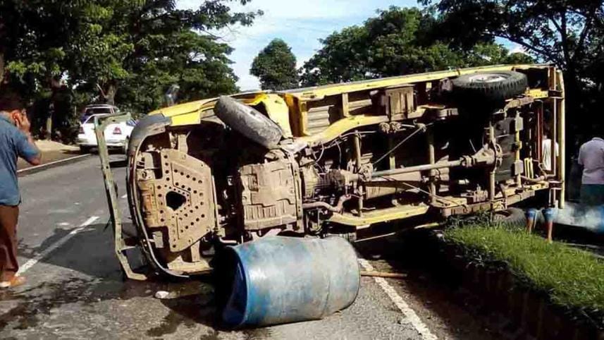 munshigonj-road-crash.jpg