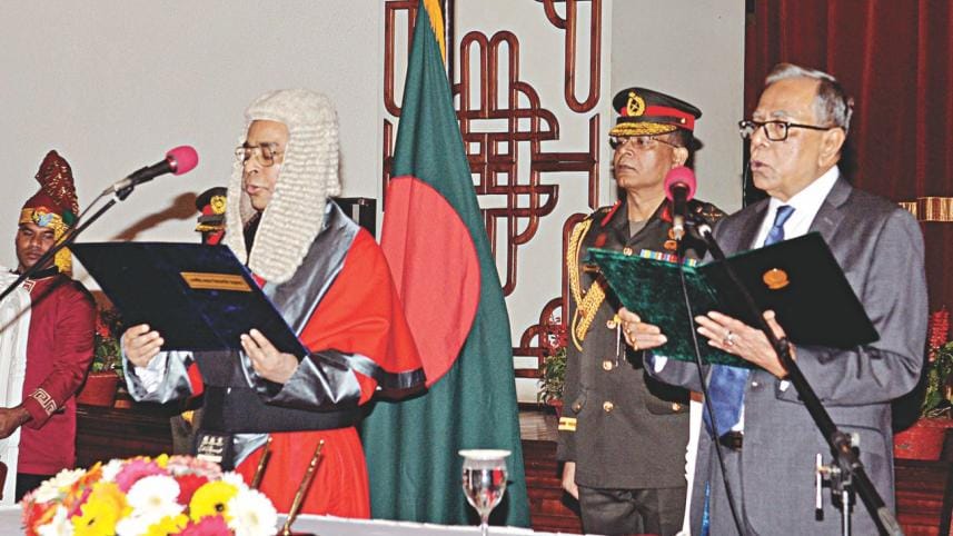 oath CJ Syed Mahmud Hossain.jpg