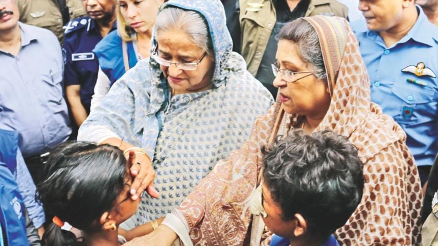 pm visits rohingya camp.jpg