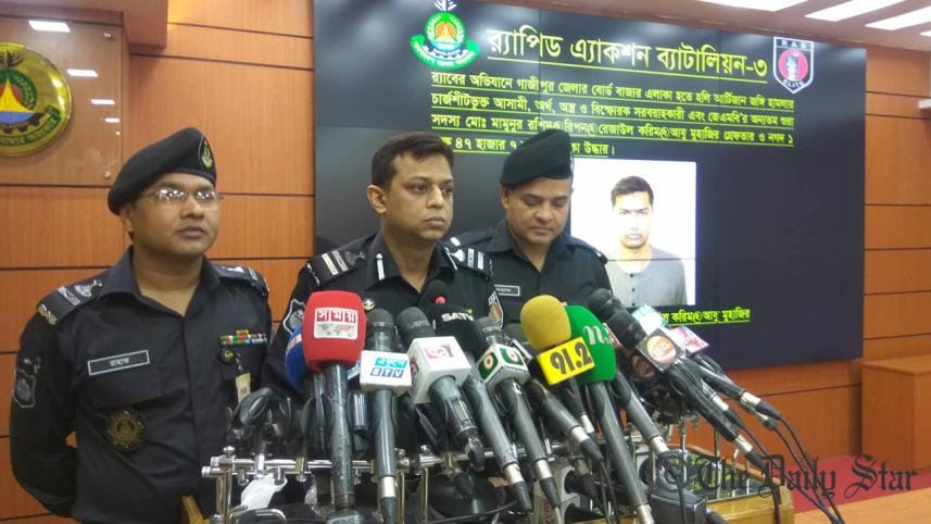 RAB held arms supplier for Gulshan café attack