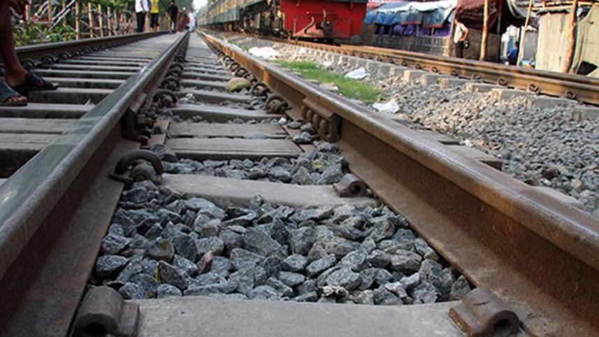 Rail communication,of Dhaka with Sylhet and Chittagong remains suspended,engine breaks down,Ashuganj railway station,rescue team,salvage operation