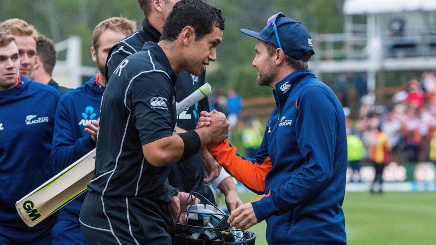 Ross Taylor injured.jpg