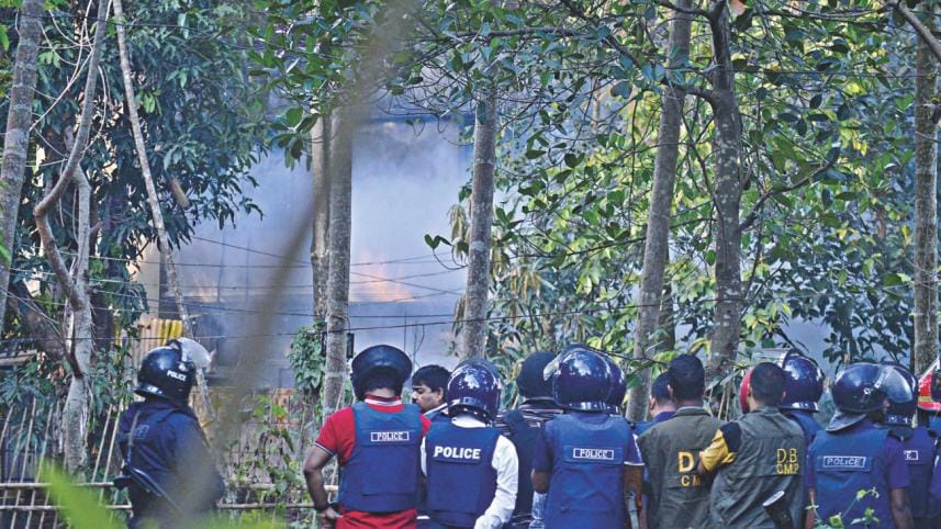 swat raid in militant den.jpg