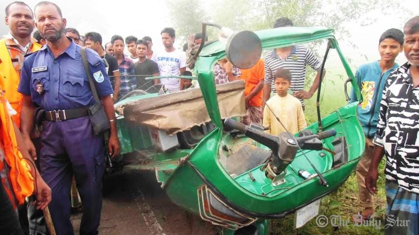 Tangail-raodcrash.jpg