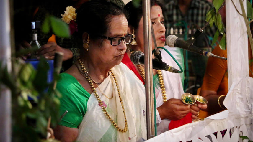 krishnakumari_sinha_during_a_basanta_raas_leela_performance.jpg