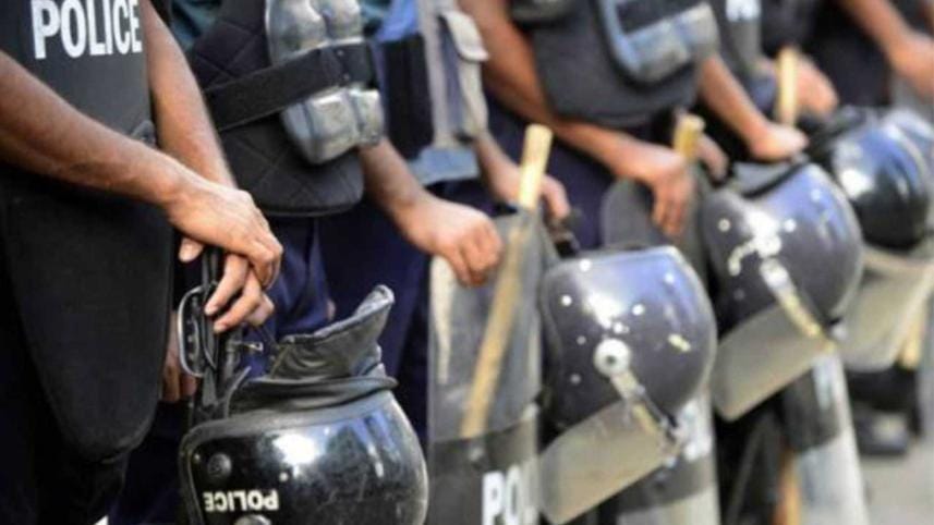 Police crackdown in Dhaka