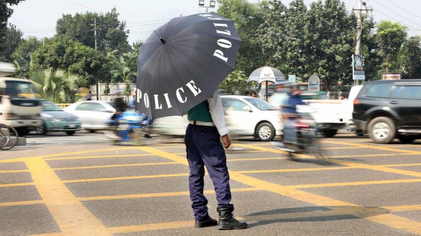 Yunus asks for quick solutions to traffic congestion