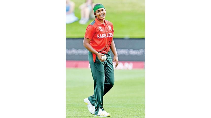 Tigresses Start with a Defeat