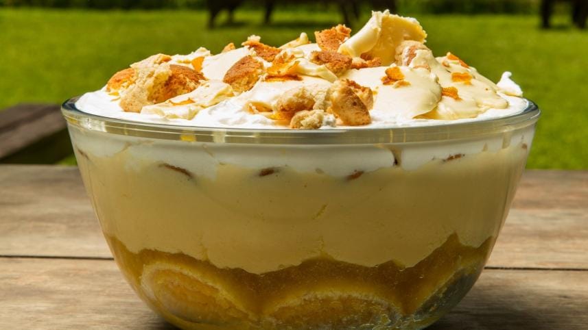 jemmas_award-winning_lemon_swiss_roll_and_amaretti_trifle_.jpg