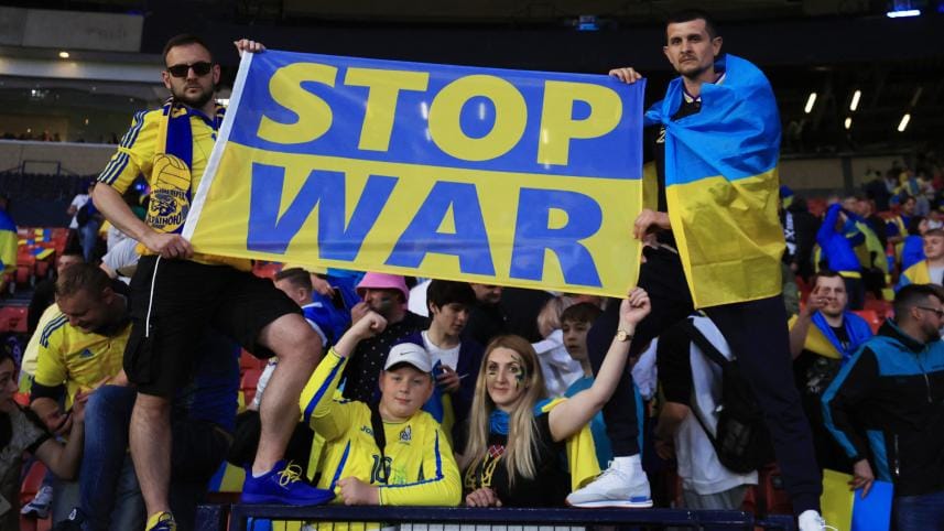 stop_war_banner_ukraine_fans.jpg