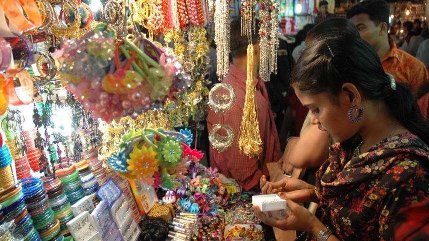4 reasons why Chandni Chowk is your most affordable shopping destination in Dhaka 