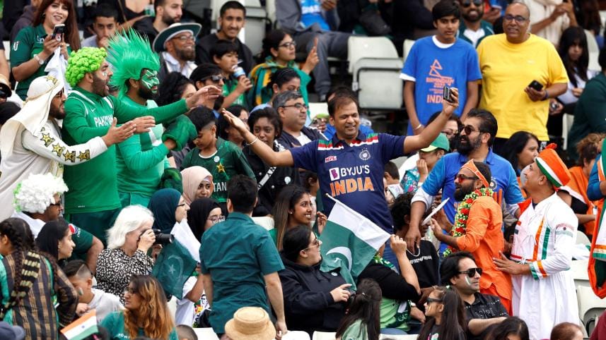 india-pakistan_fans.jpg