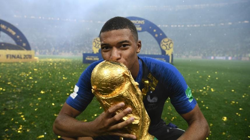 mbappe_holds_wc.jpg