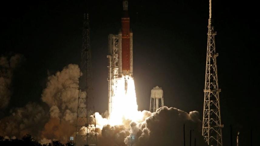 NASA Launches Mega Rocket Artemis 1