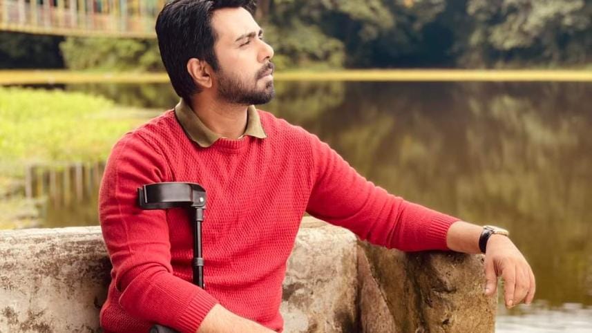 Apurba in mayashalik.jpg