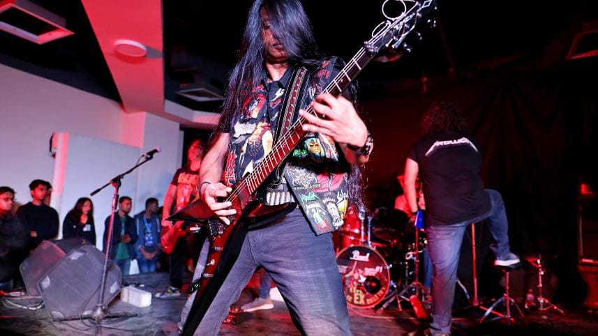 Of sore necks, broken voices and metal 3.jpg