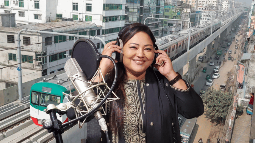 Momotaz sings for metro rail