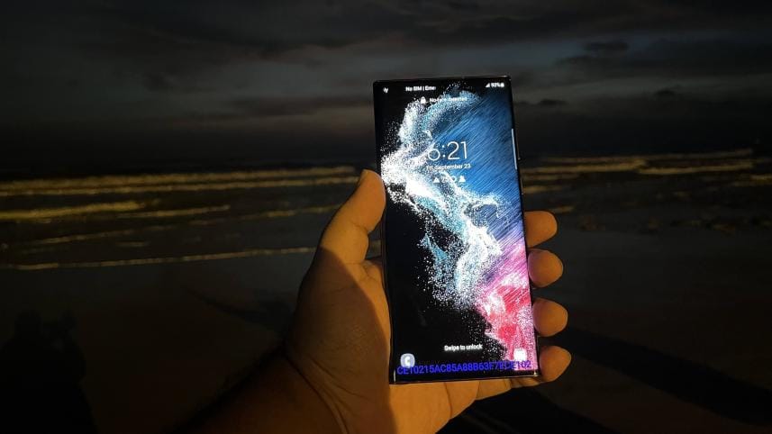 Samsung Galaxy S22 Ultra front.jpg