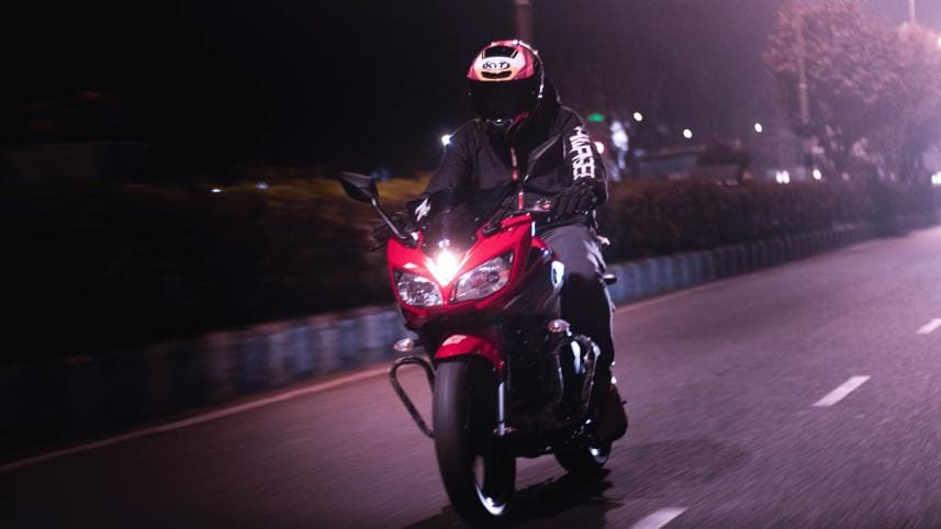 30 km/h speed limit for motorcycles: how logical is it?